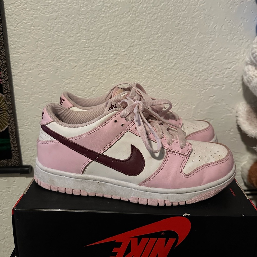 Nike Dunk Low Valentine’s Day